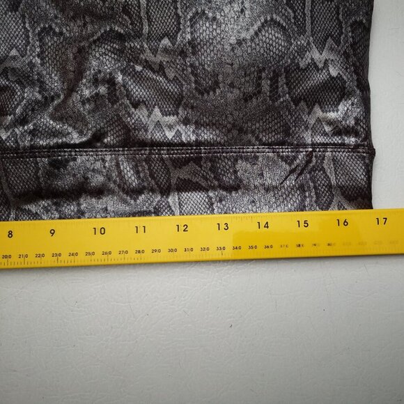 NWOT Rae Mode Ladies Size 1X Purple Shiny Snakeskin Pattern Sports Bra - Picture 6 of 7